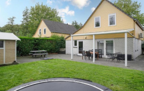 Beautiful Home In Wemeldinge With Wifi